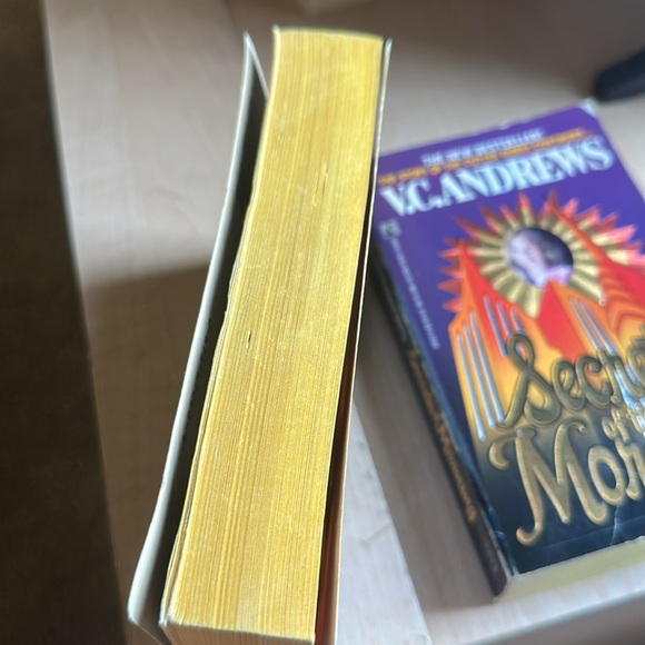 VC Andrews Dawn & Secrets of the Morning Book Set - Picture 4 of 7